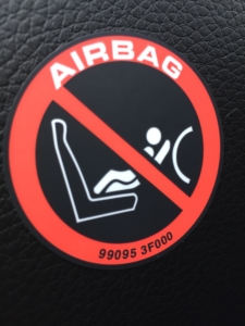 Airbag deaktivieren - Babyschale Test
