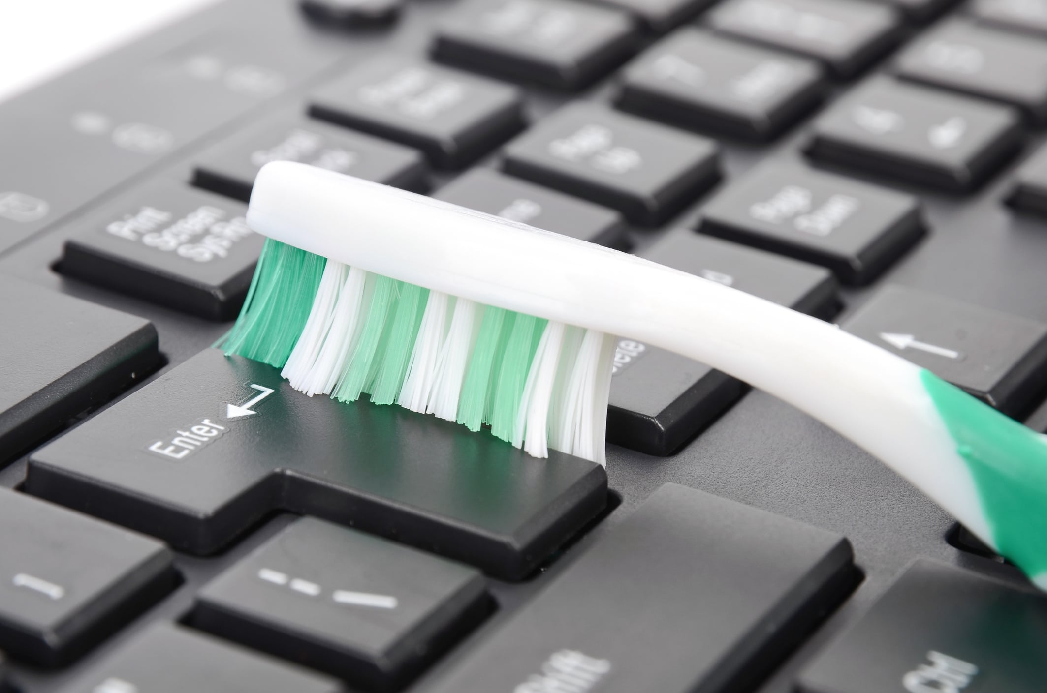 Verschmutzte Tastatur: Dieser Reinigungstipp entfernt alle hartnäckigen Verschmutzungen, die Sie für unmöglich zu entfernen gehalten haben!